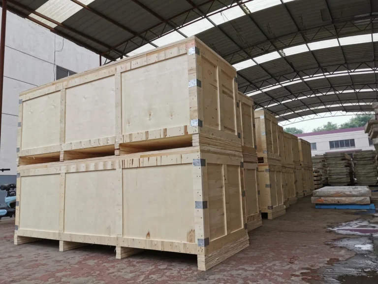 Cold room panels loaded onto truck for refrigerated warehouse project shipment