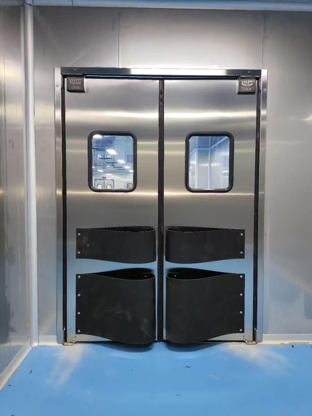 Anti-Collision Free Door Photo 3