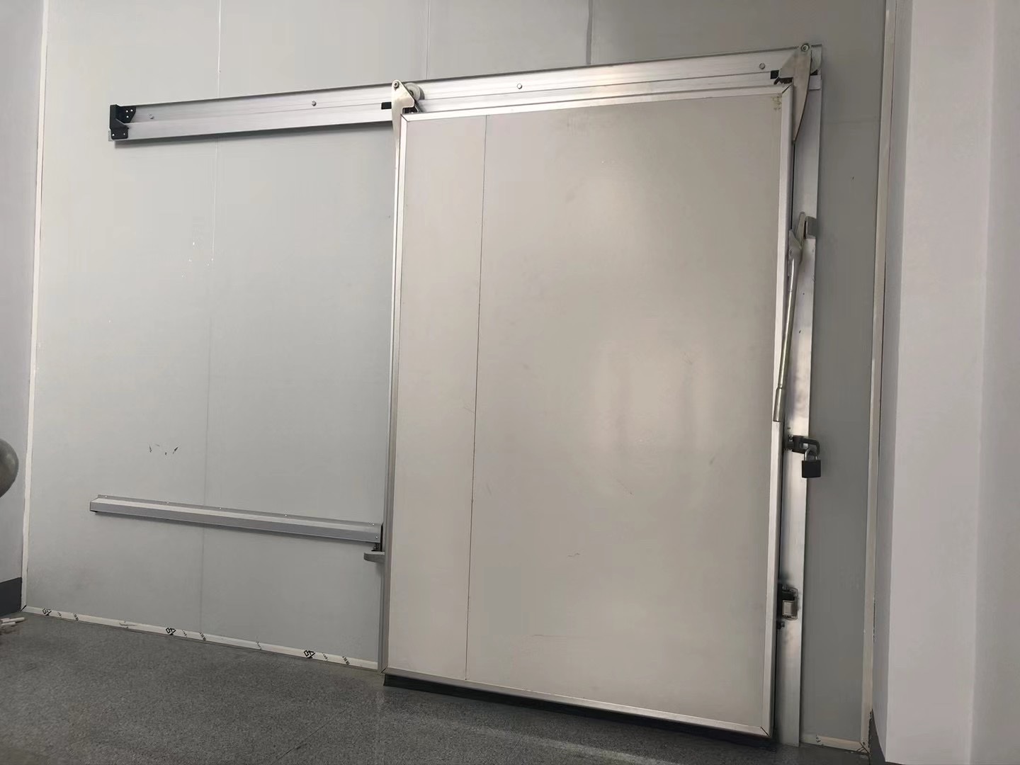 Sliding Cold Room Door