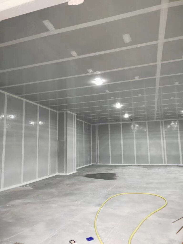 Large Cold Storage Hall with Ceiling Pipe Evaporators