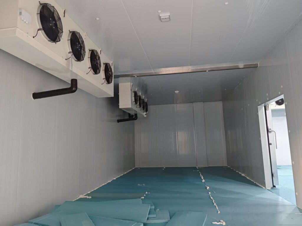 Cold Room with Large Sliding Insulated Door