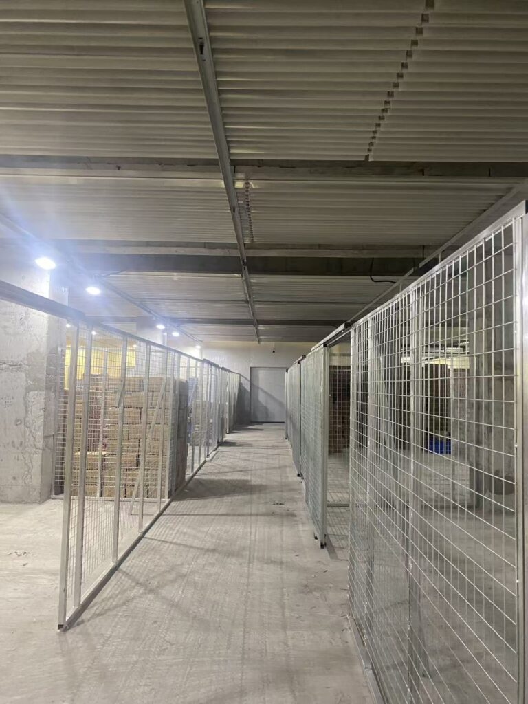 Refrigerated Logistics Warehouse with Ceiling Coil Cooling