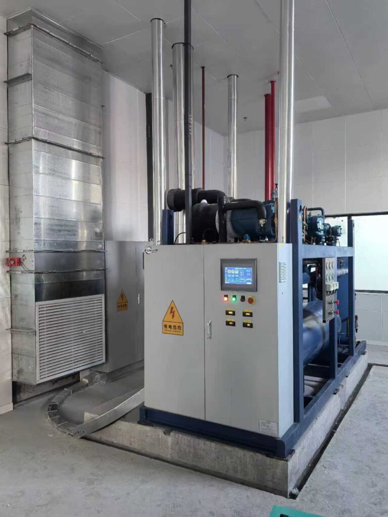 Refrigerated Logistics Warehouse with Ceiling Coil Cooling