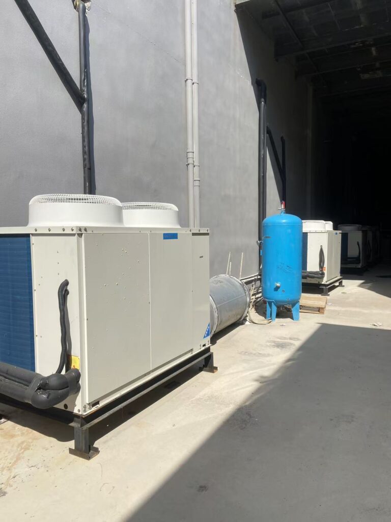 High-Bay Refrigerated Warehouse with Pallet Racking