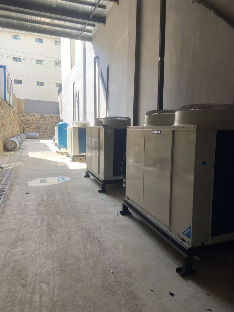 High-Bay Refrigerated Warehouse with Pallet Racking