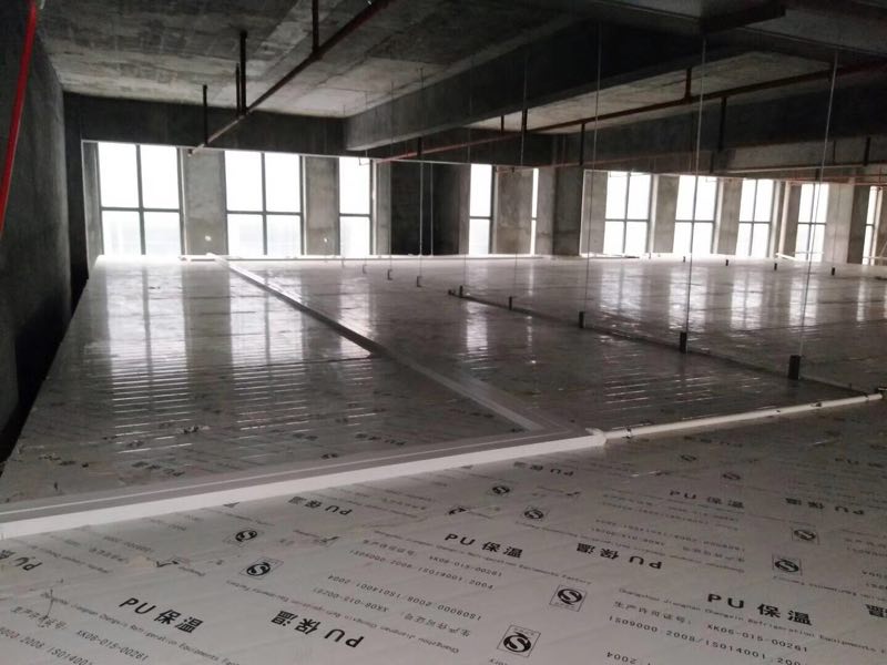 Cold Storage with Central Refrigeration and Suspended Ceiling Panels