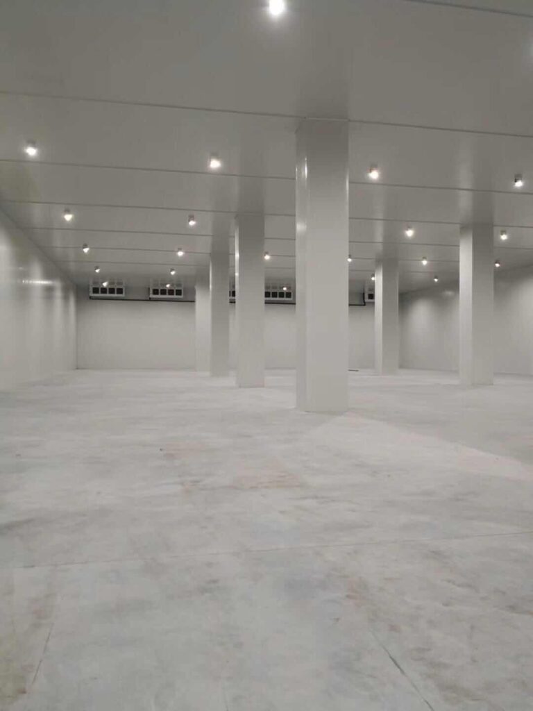 Large-Scale Refrigerated Warehouse with Central Refrigeration Plant
