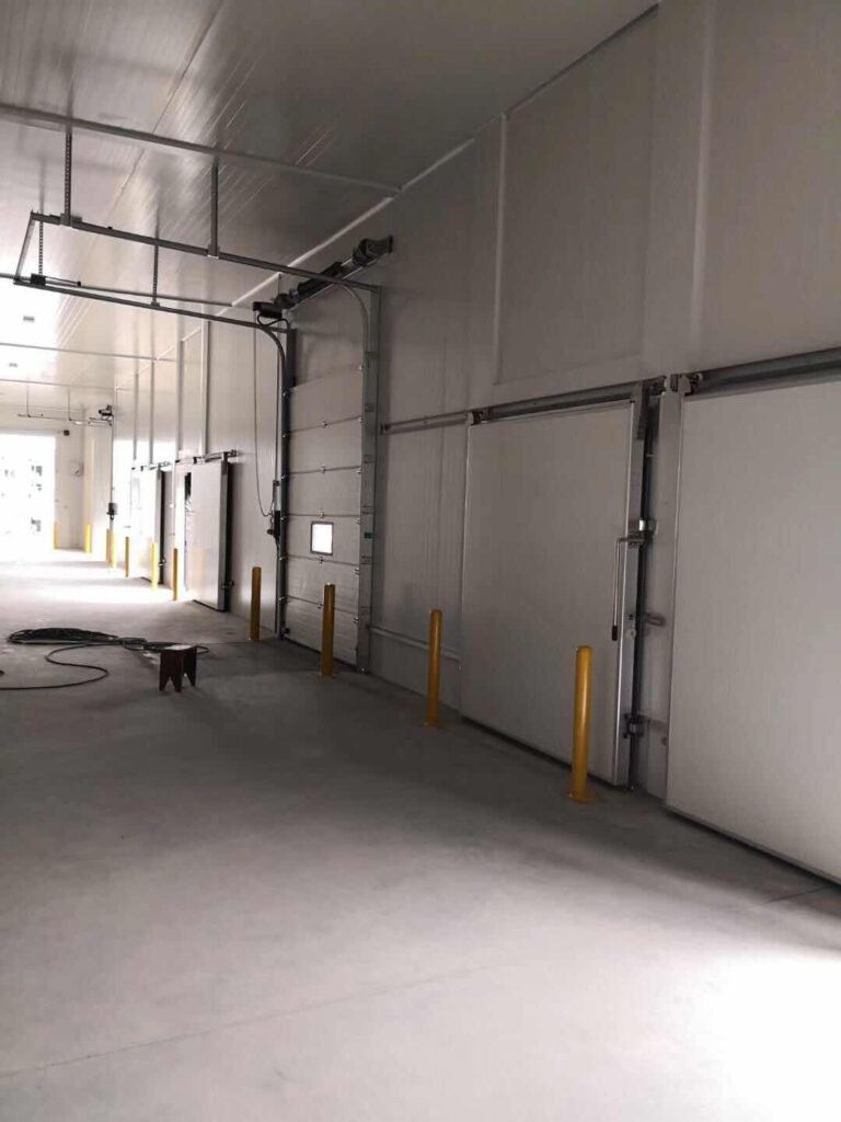 Large-Scale Refrigerated Warehouse with Central Refrigeration Plant